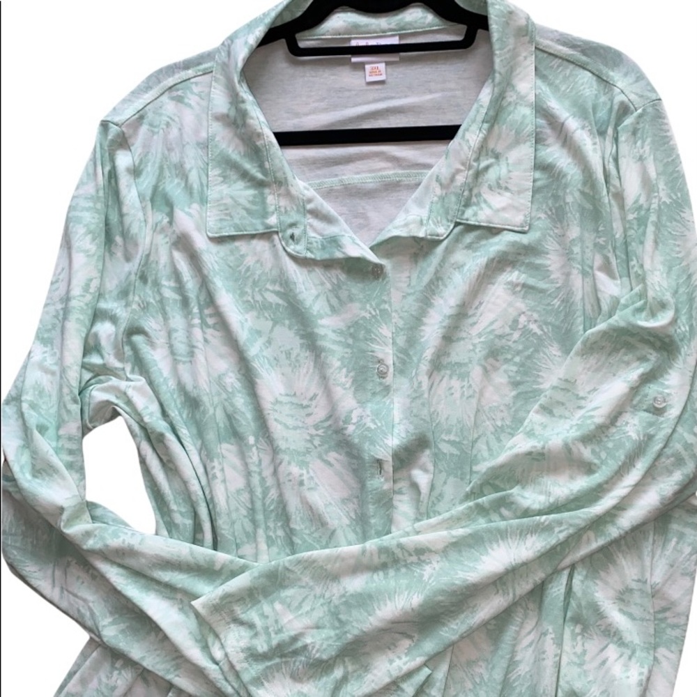 NWT LULAROE VALENTINA.